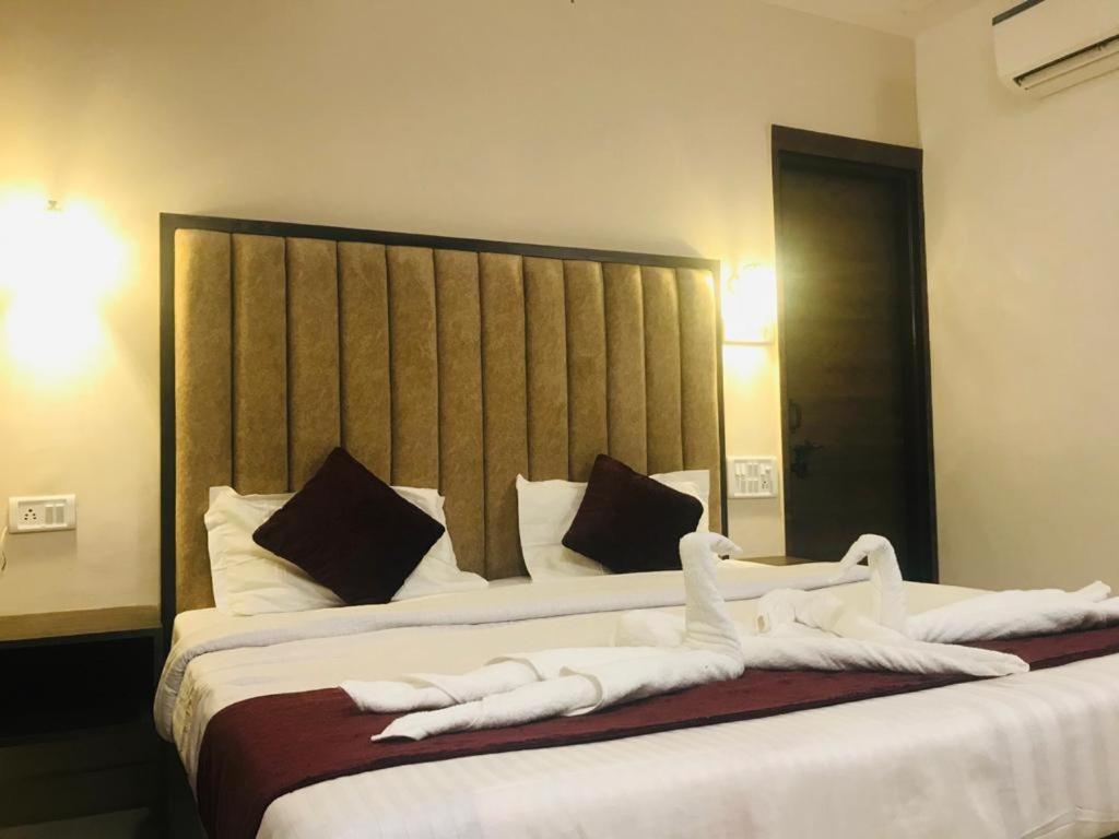 Hotel The Divine Oak Katra  Zewnętrze zdjęcie