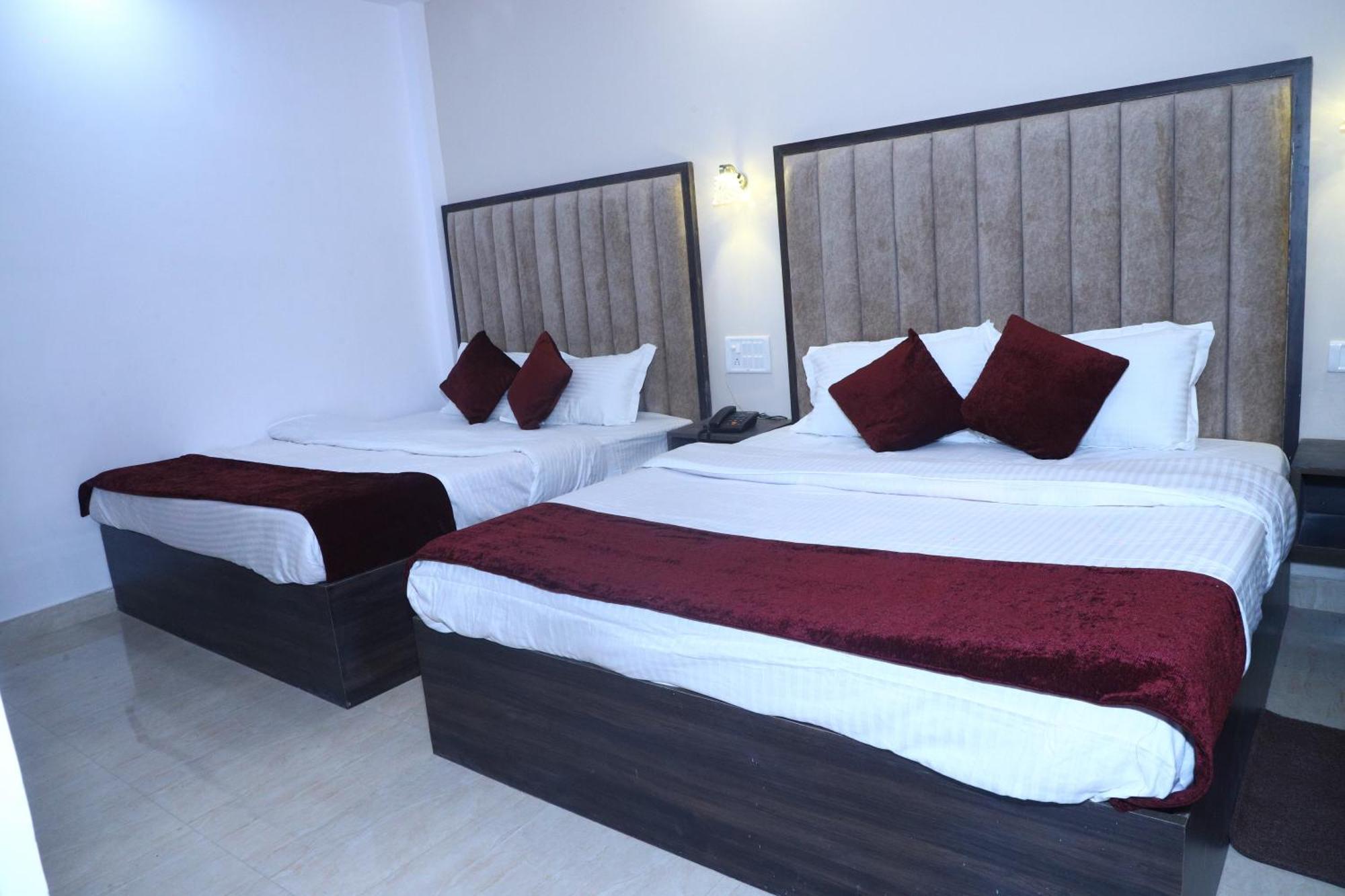 Hotel The Divine Oak Katra  Zewnętrze zdjęcie